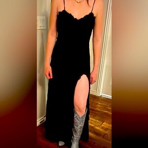 NWOT- Lulus Black Lace Dress